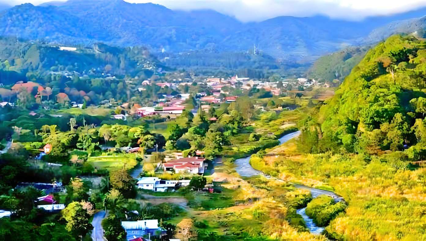 Boquete · Chiriquí Highlands — The mountain: a location Comfort Care Panama supports with full white-glove concierge service.